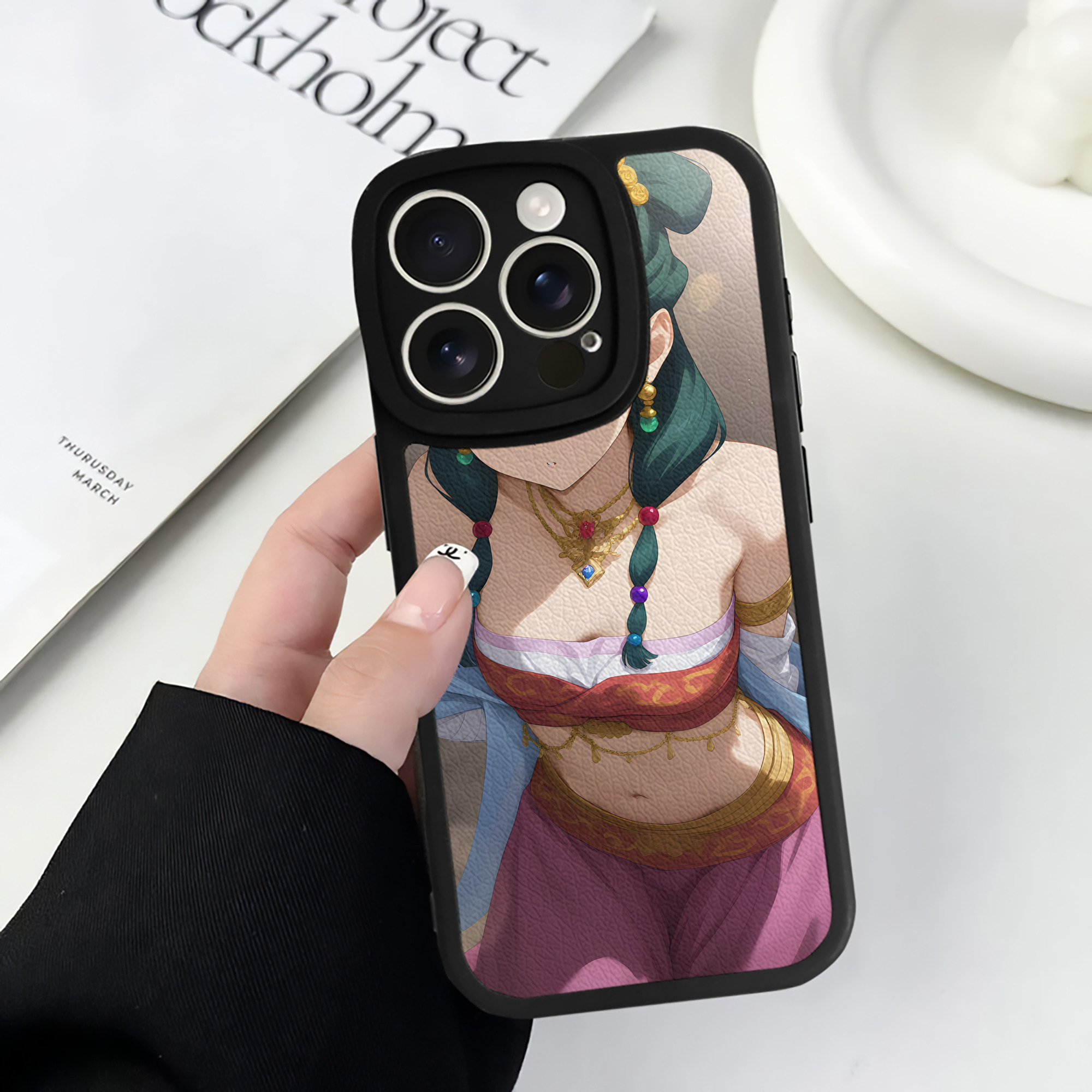 （画像用） 薬屋のひとりごと The Apothecary Diaries 【iPhone 16シリーズ対応】シリコンスマホケース（レザー調） 材質：シリコン